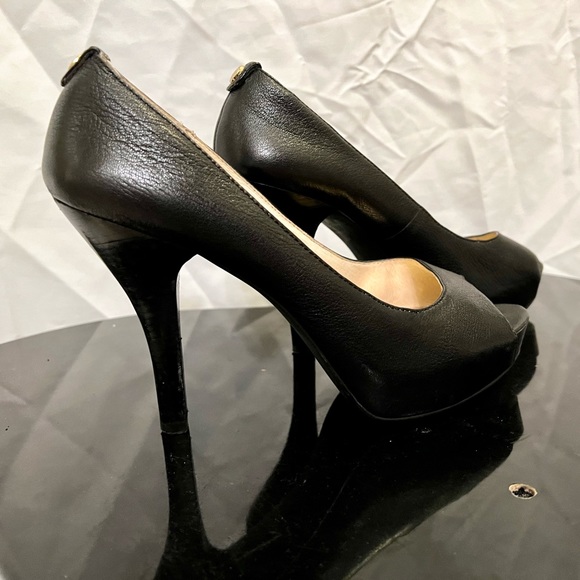Michael Kors Classic Black Leather Platform Heels 11 - Picture 3 of 11